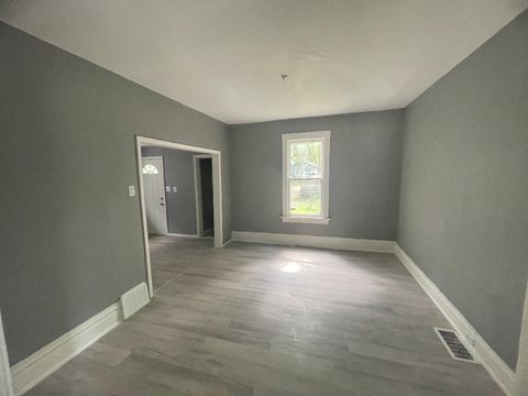Tiny photo for 2106 W MILLMAN Street, Peoria, IL 61605 (MLS # 12591376)
