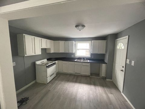 Tiny photo for 2106 W MILLMAN Street, Peoria, IL 61605 (MLS # 12591376)