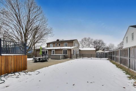 Tiny photo for 1605 Burning Trail Trl, Wheaton, IL 60189 (MLS # 12565698)