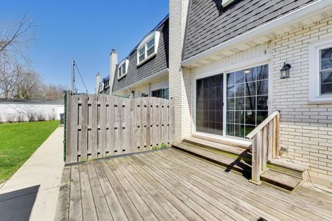 Tiny photo for 845 Country Club Drive #F, Libertyville, IL 60048 (MLS # 12612774)