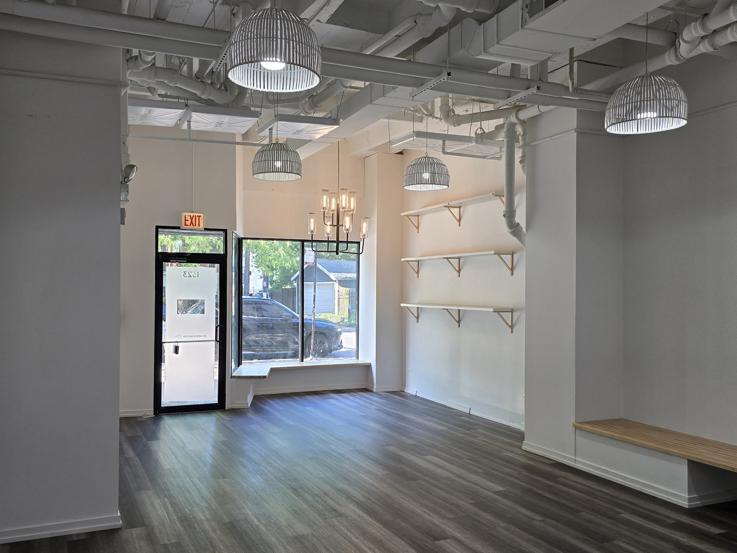 1325 W Wilson Avenue 1323