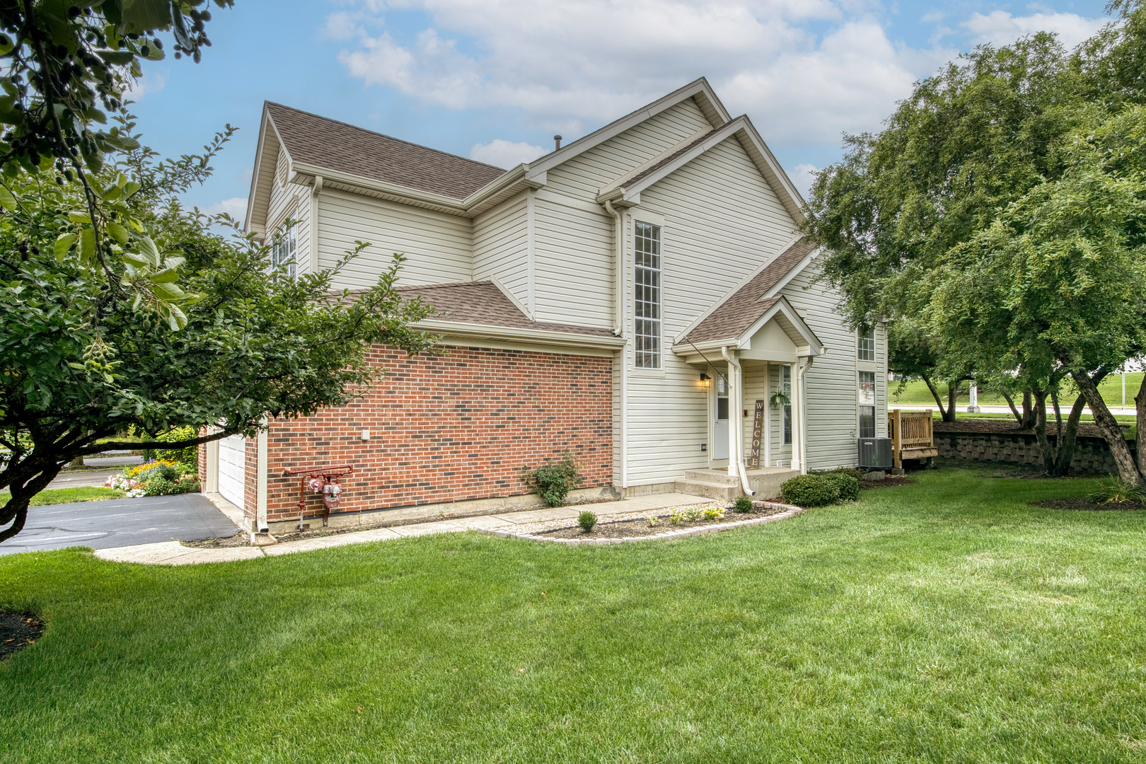 2140 SEAVER Lane