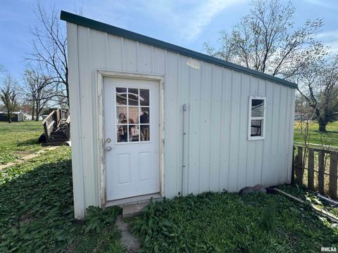 Tiny photo for 734 N Division St Street, Duquoin, IL 62832 (MLS # EB457372)