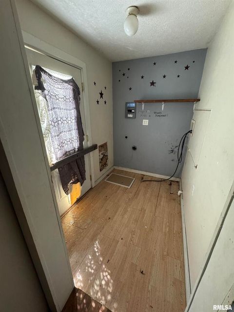 Tiny photo for 734 N Division St Street, Duquoin, IL 62832 (MLS # EB457372)