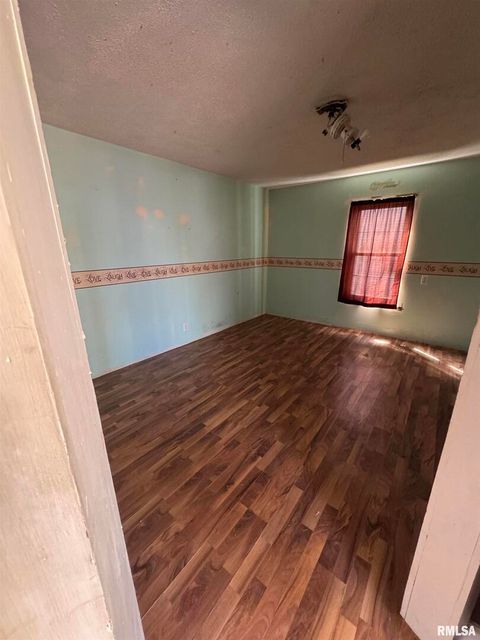 Tiny photo for 734 N DIVISION Street, Duquoin, IL 62832 (MLS # EB457372)