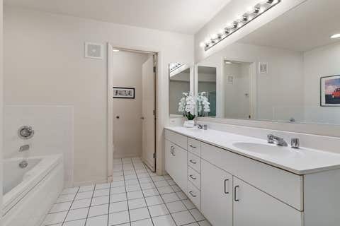 Tiny photo for 392 Kelburn Road #122, Deerfield, IL 60015 (MLS # 12678095)