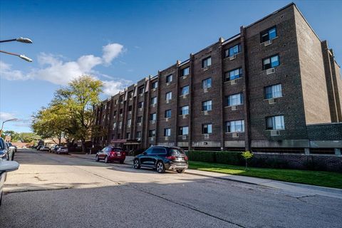 Tiny photo for 4623 N Chester Avenue #110, Chicago, IL 60656 (MLS # 12489772)