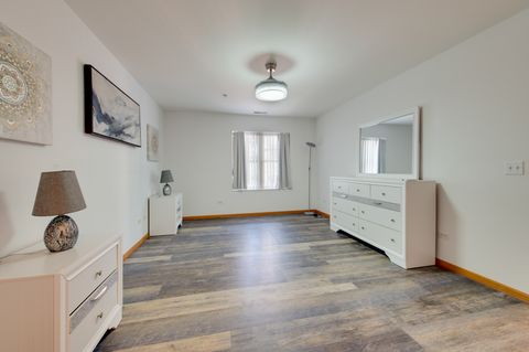 Tiny photo for 100 N Bokelman Street #329, Roselle, IL 60172 (MLS # 12553831)