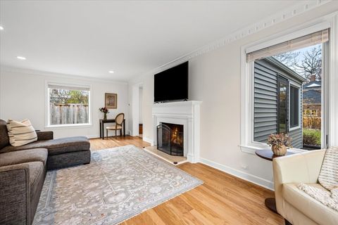 Tiny photo for 300 Lincolnwood Road, Highland Park, IL 60035 (MLS # 12520413)