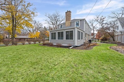 Tiny photo for 300 Lincolnwood Road, Highland Park, IL 60035 (MLS # 12520413)