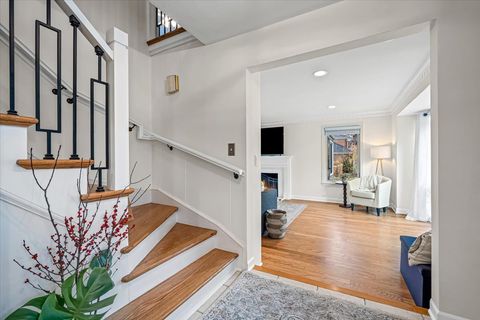 Tiny photo for 300 Lincolnwood Road, Highland Park, IL 60035 (MLS # 12520413)