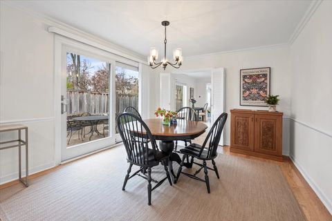 Tiny photo for 300 Lincolnwood Road, Highland Park, IL 60035 (MLS # 12520413)