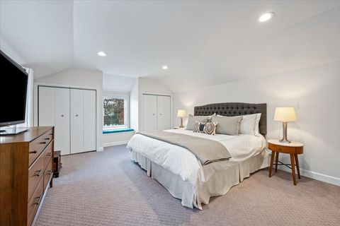 Tiny photo for 300 Lincolnwood Road, Highland Park, IL 60035 (MLS # 12520413)