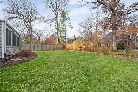 Tiny photo for 300 Lincolnwood Road, Highland Park, IL 60035 (MLS # 12520413)
