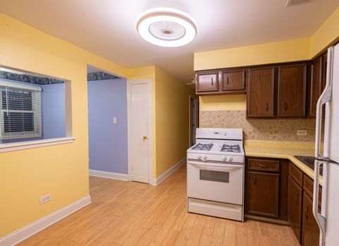 Tiny photo for 9170 Crescent Court, Oak Lawn, IL 60453 (MLS # 12554152)