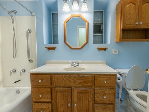 Tiny photo for 9170 Crescent Court, Oak Lawn, IL 60453 (MLS # 12554152)