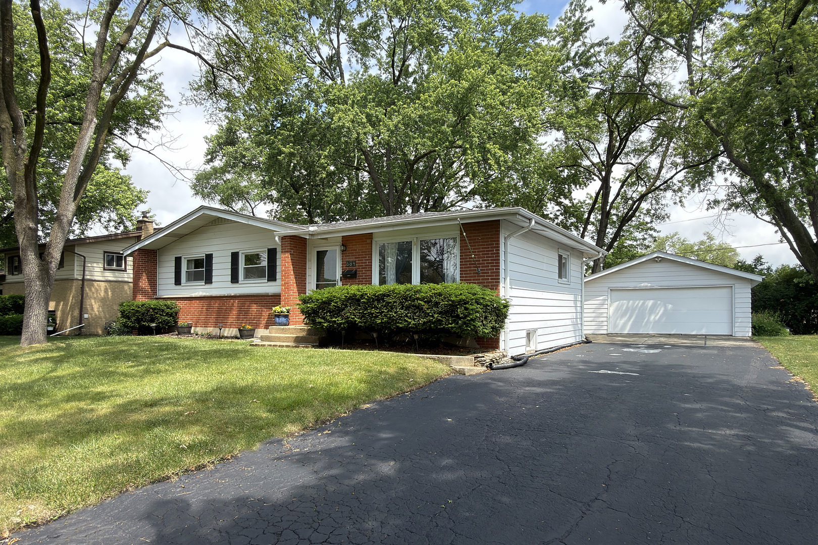 604 E Cedar Lane