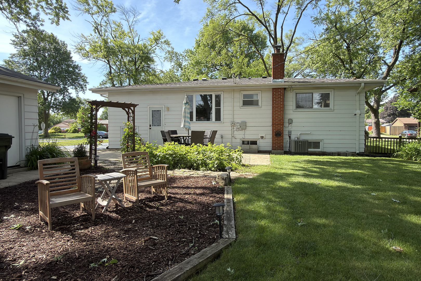 604 E Cedar Lane
