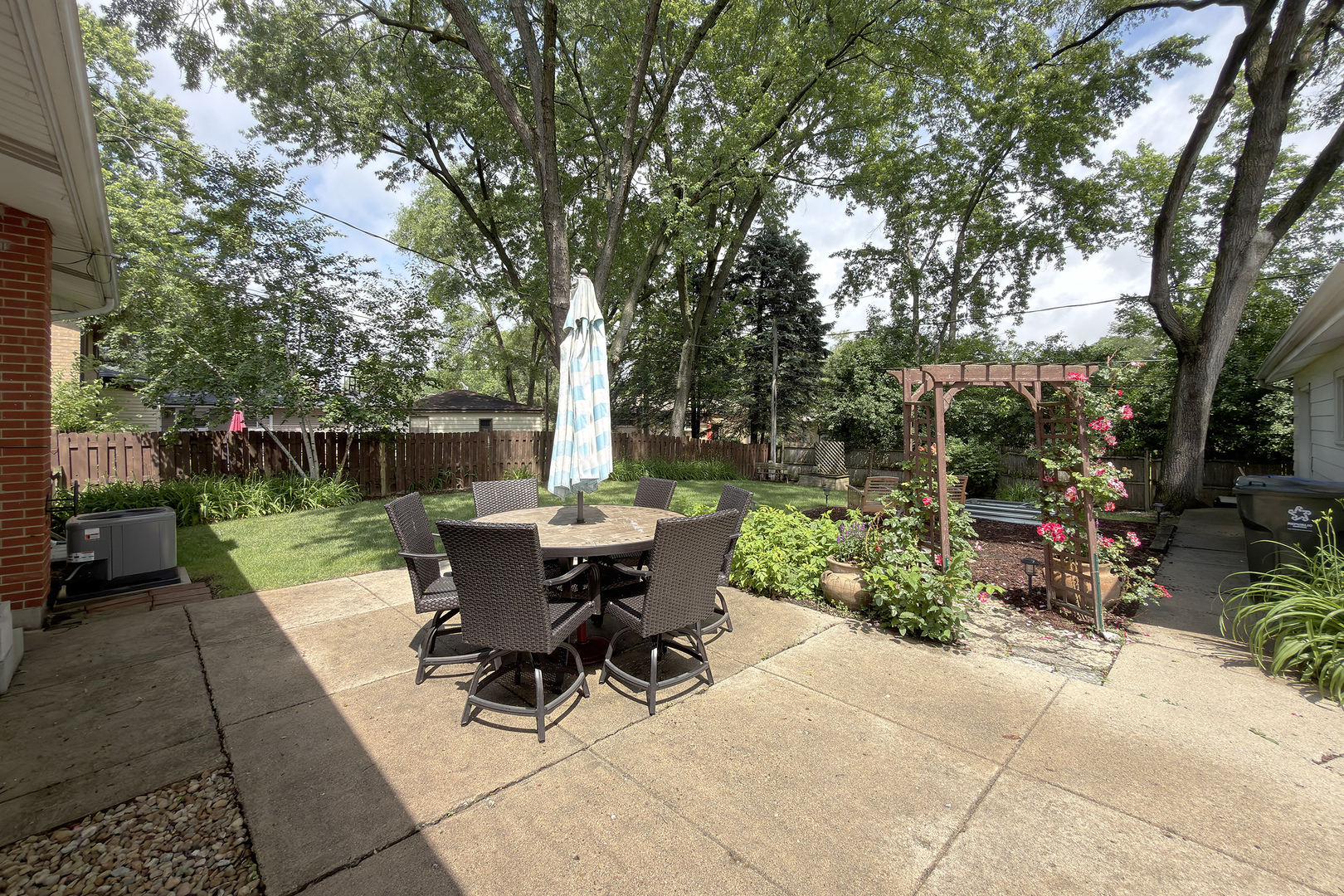 604 E Cedar Lane