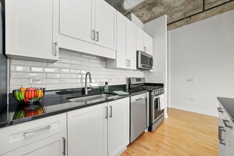 Tiny photo for 50 E 16th Street #411, Chicago, IL 60616 (MLS # 12507650)