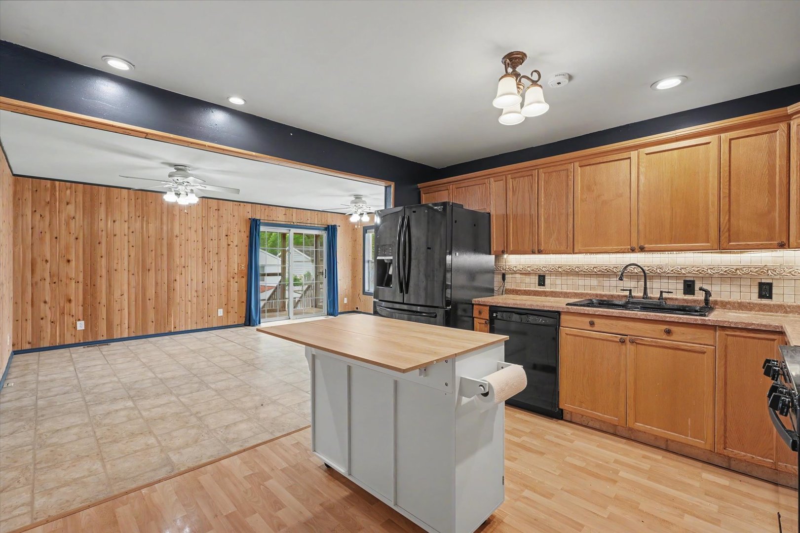 904 Fairoaks Drive
