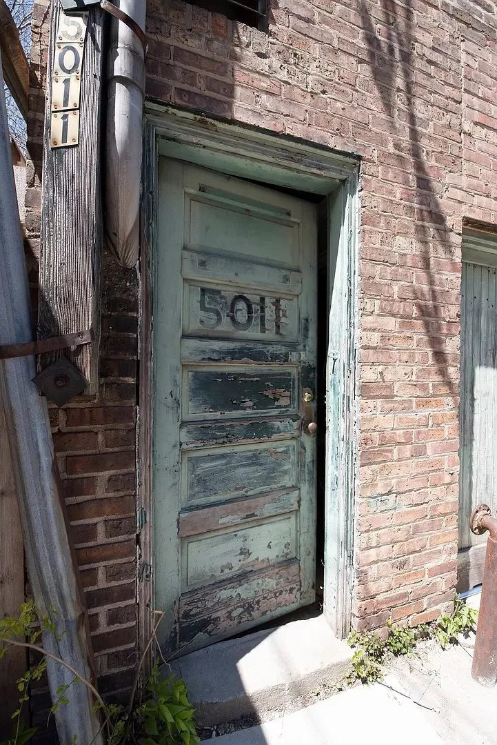 5011 N Ravenswood Avenue 2