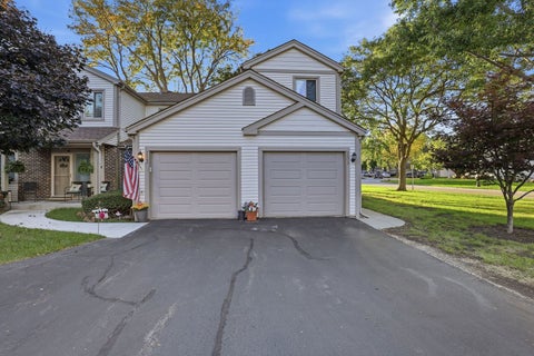 Photo of 251 E Forest Knoll Drive #251, Palatine, IL 60074 (MLS # 12796207)