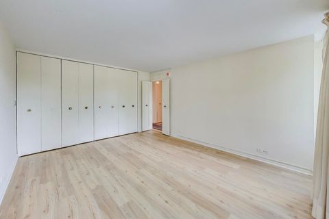 Tiny photo for 1630 Sheridan Road N #2J, Wilmette, IL 60091 (MLS # 12453995)