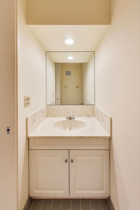 Tiny photo for 1630 Sheridan Road N #2J, Wilmette, IL 60091 (MLS # 12453995)