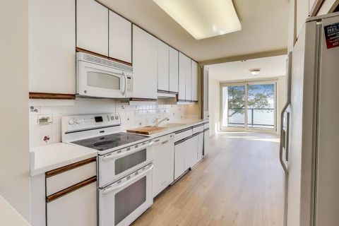 Tiny photo for 1630 Sheridan Road N #2J, Wilmette, IL 60091 (MLS # 12453995)