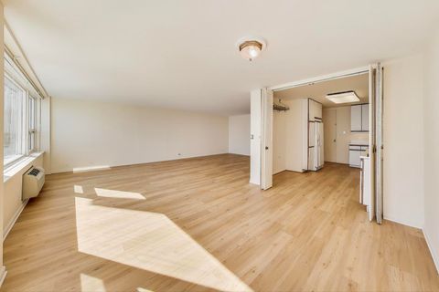 Tiny photo for 1630 Sheridan Road N #2J, Wilmette, IL 60091 (MLS # 12453995)