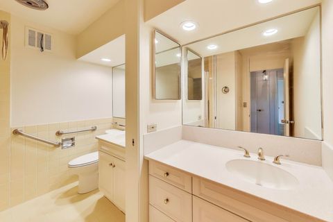 Tiny photo for 1630 Sheridan Road N #2J, Wilmette, IL 60091 (MLS # 12453995)