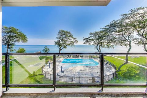 Tiny photo for 1630 Sheridan Road N #2J, Wilmette, IL 60091 (MLS # 12453995)