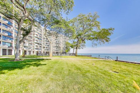 Tiny photo for 1630 Sheridan Road N #2J, Wilmette, IL 60091 (MLS # 12453995)