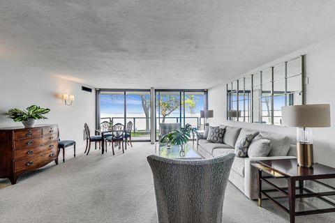 Tiny photo for 1630 Sheridan Road N #2J, Wilmette, IL 60091 (MLS # 12453995)