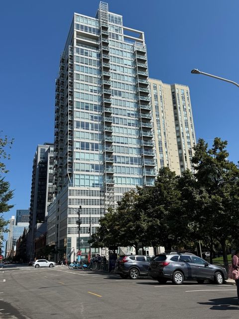 653 N Kingsbury Street 1208 Chicago IL 60654