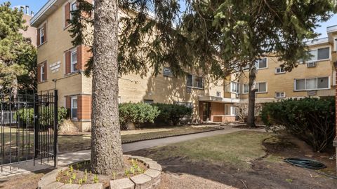 7319 N Oakley Avenue 3A Chicago IL 60645
