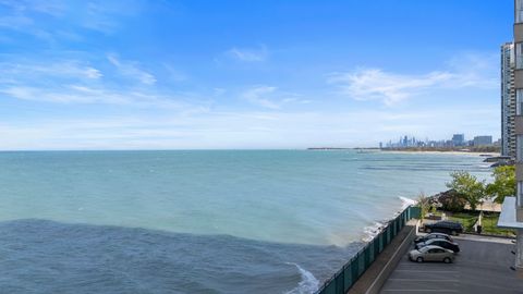 Tiny photo for 6301 N Sheridan Road #11A, Chicago, IL 60660 (MLS # 12552733)