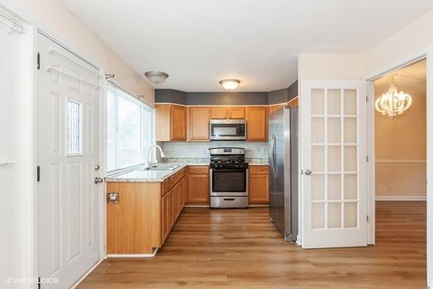 Tiny photo for 412 Greentree Lane, Bolingbrook, IL 60440 (MLS # 12460390)