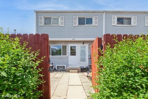 Tiny photo for 412 Greentree Lane, Bolingbrook, IL 60440 (MLS # 12460390)
