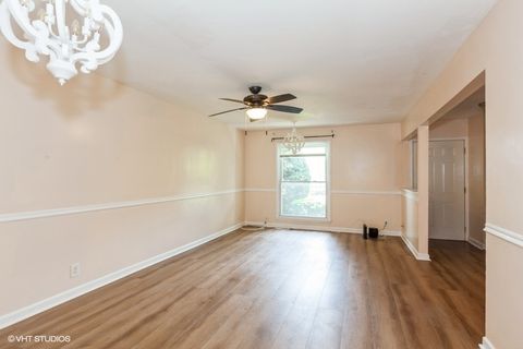 Tiny photo for 412 Greentree Lane, Bolingbrook, IL 60440 (MLS # 12460390)