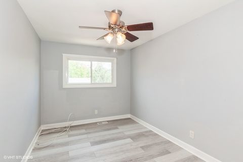 Tiny photo for 412 Greentree Lane, Bolingbrook, IL 60440 (MLS # 12460390)