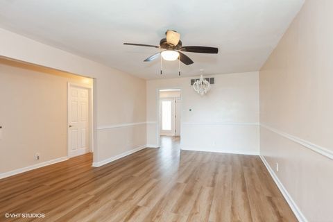 Tiny photo for 412 Greentree Lane, Bolingbrook, IL 60440 (MLS # 12460390)