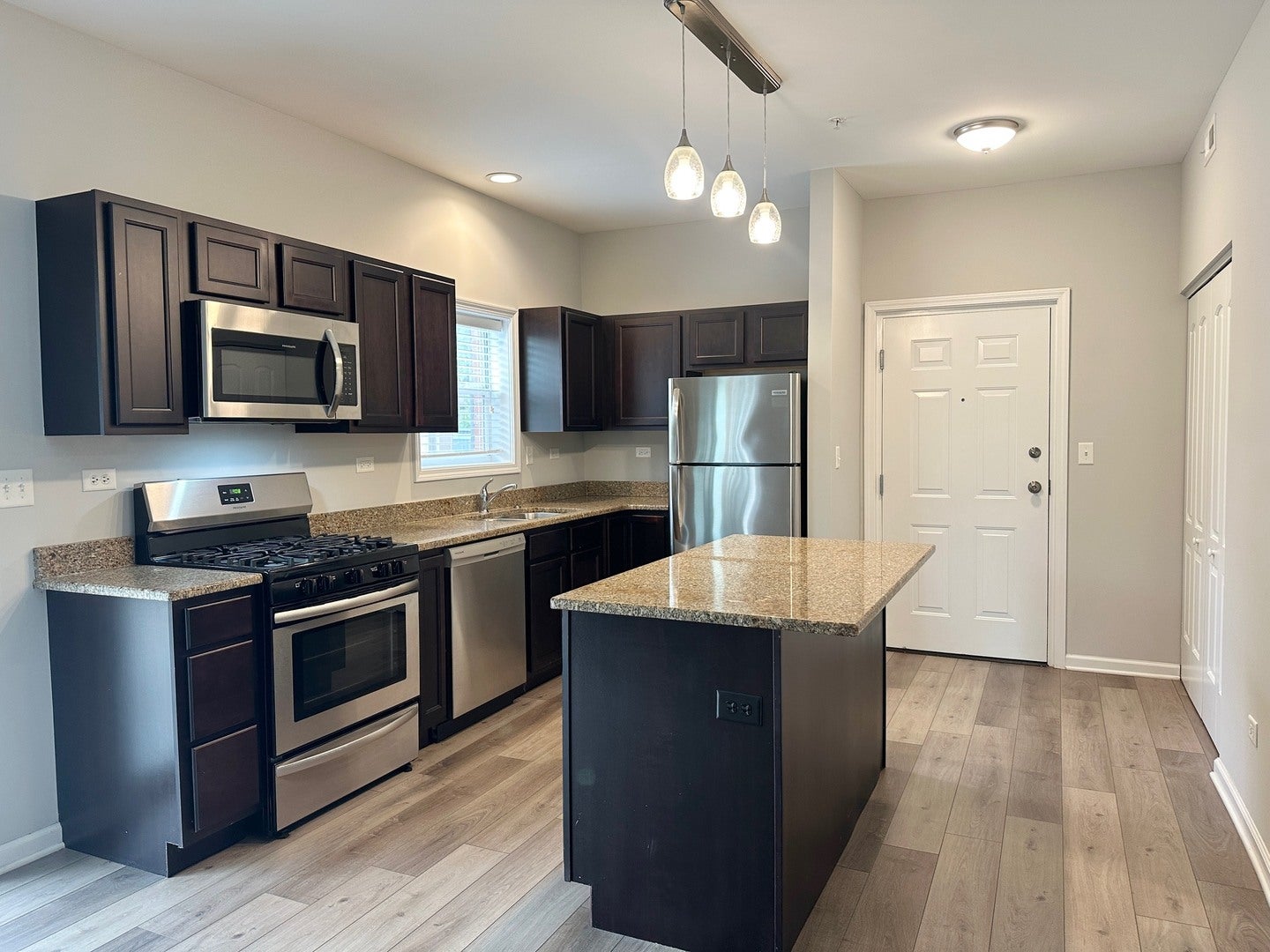 811 E Main Street 1E