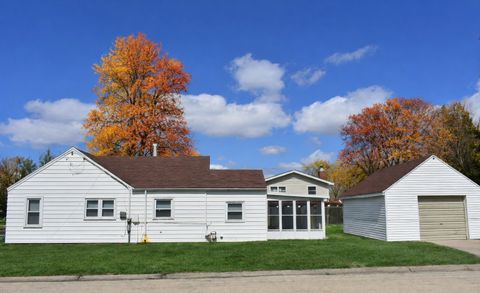 Tiny photo for 912 W 16th Street, Sterling, IL 61081 (MLS # 12612891)