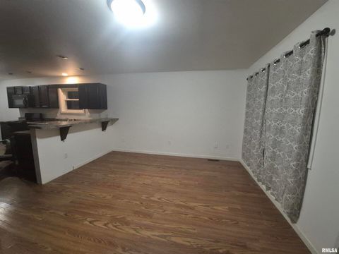 Tiny photo for 1116 S Land Street, Harrisburg, IL 62946 (MLS # EB460081)