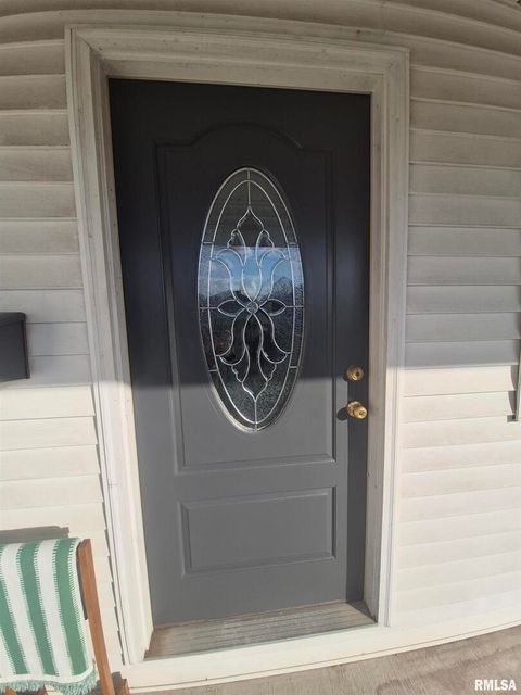 Tiny photo for 1116 S Land Street, Harrisburg, IL 62946 (MLS # EB460081)