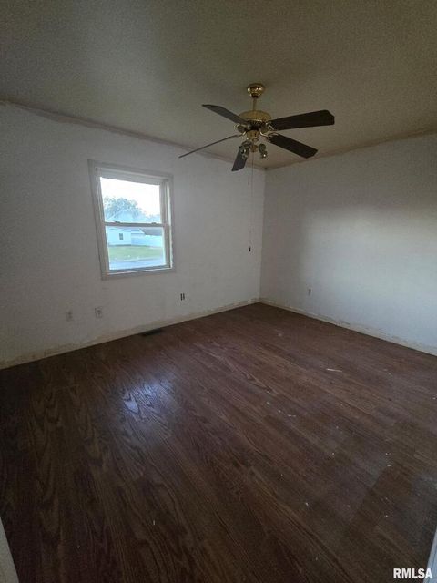 Tiny photo for 1116 S Land Street, Harrisburg, IL 62946 (MLS # EB460081)