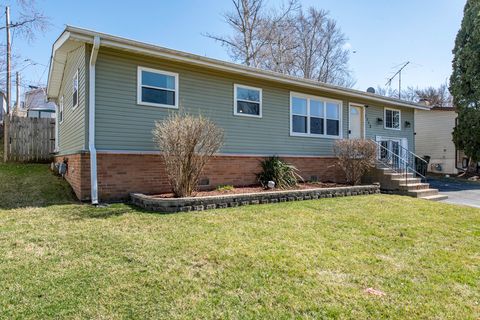 Tiny photo for 1115 Hillwood Circle, Round Lake Beach, IL 60073 (MLS # 12558718)