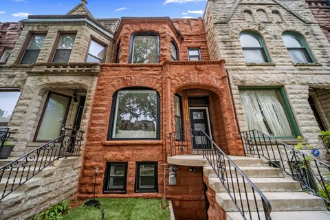 4752 S Champlain Avenue Chicago IL 60615